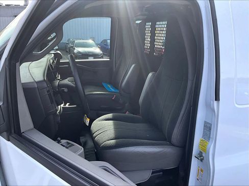 Used 2024 Chevrolet Express 2500 w/ Driver Convenience Package image 10