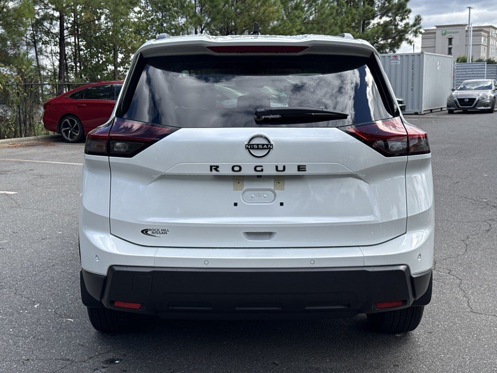 Used 2026 Nissan Rogue Dark Armor FWD image 6