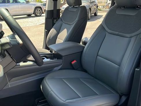 New 2026 Ford Explorer Active w/ Active Comfort Package RWD image 16