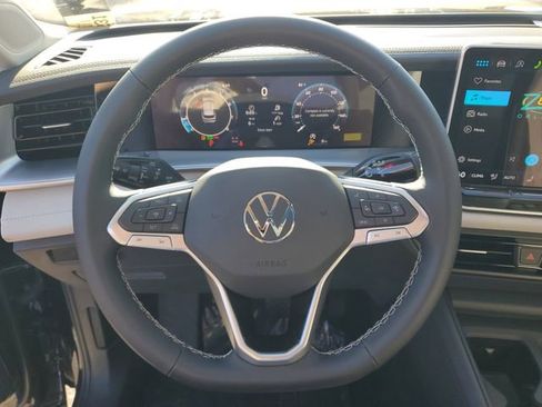New 2026 Volkswagen Tiguan SE FWD image 20