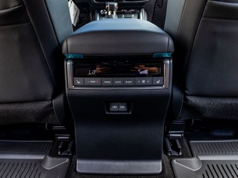 Used 2026 Lexus GX 550 w/ Accessory Package (2T) image 31