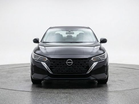 Used 2025 Nissan Sentra SV FWD image 2