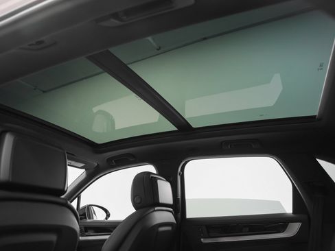 Certified 2026 Porsche Cayenne E-Hybrid AWD/4WD image 47