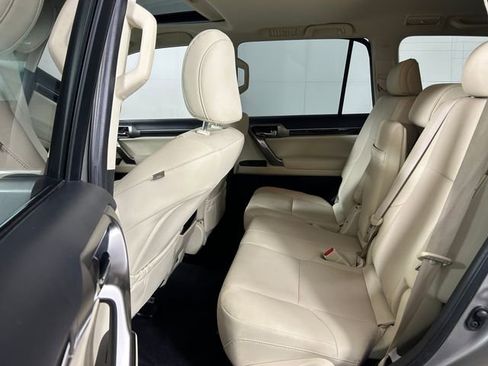 Used 2023 Lexus GX 460 Premium w/ Premium Package image 26