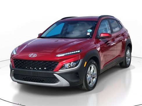 Used 2023 Hyundai Kona SEL image 2