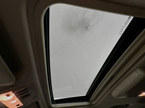 Used 2010 GMC Yukon XL Denali image 22