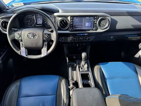 Used 2021 Toyota Tacoma TRD Sport w/ Technology Package RWD image 12