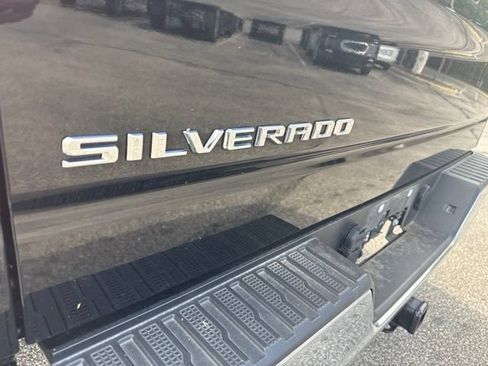 Used 2023 Chevrolet Silverado 1500 LT AWD/4WD image 10