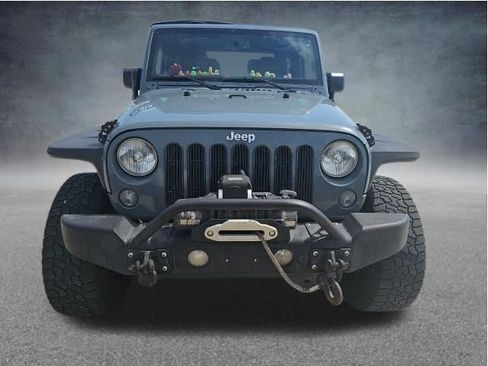 Used 2015 Jeep Wrangler Rubicon w/ Power Convenience Group AWD/4WD image 3