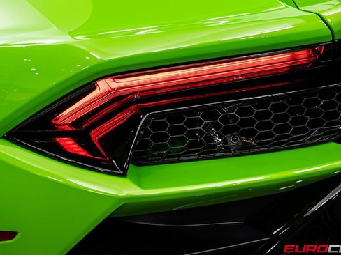 Used 2023 Lamborghini Huracan EVO RWD image 18