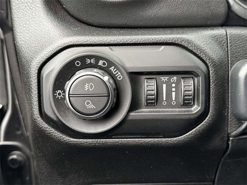 Used 2021 Jeep Gladiator Overland image 8