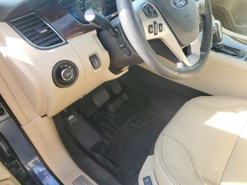 Used 2018 Ford Taurus Limited w/ Driver Assist Package image 26