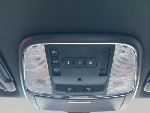 Used 2015 Dodge Charger SRT Hellcat w/ Harman/Kardon Audio Group image 25