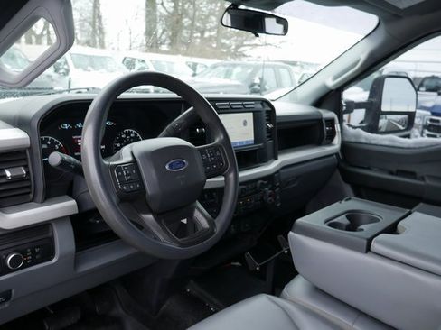 Used 2023 Ford F250 XL w/ F-250 >10K GVWR Package image 14