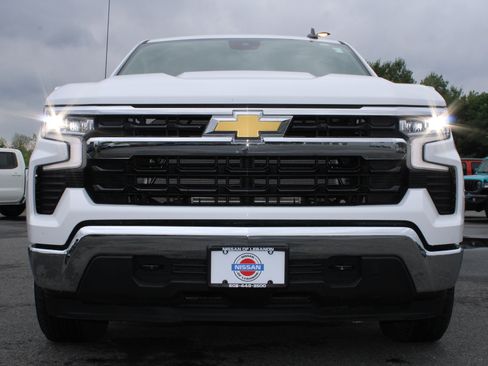 Used 2025 Chevrolet Silverado 1500 LT AWD/4WD image 3