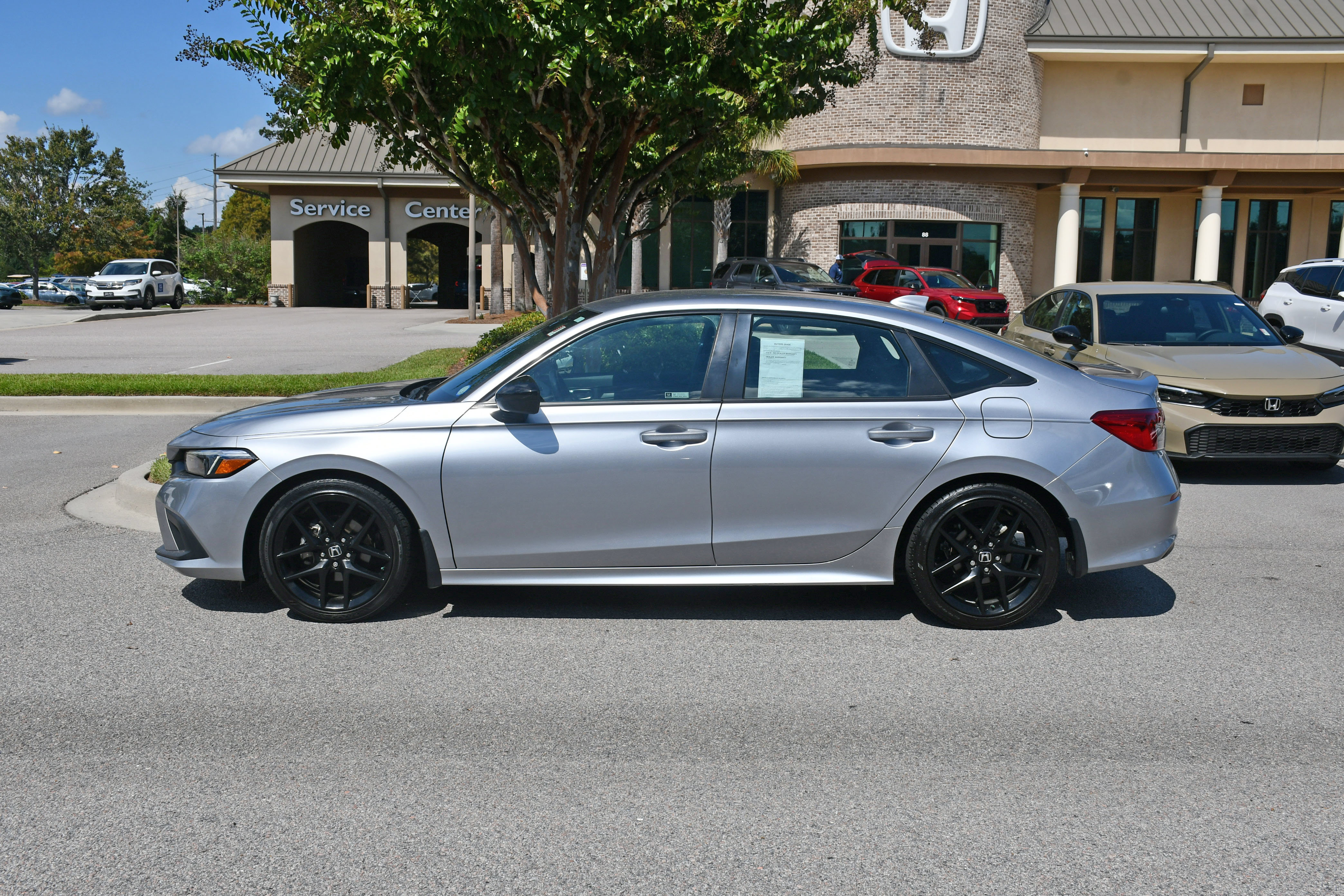 Used 2023 Honda Civic Sport image 2