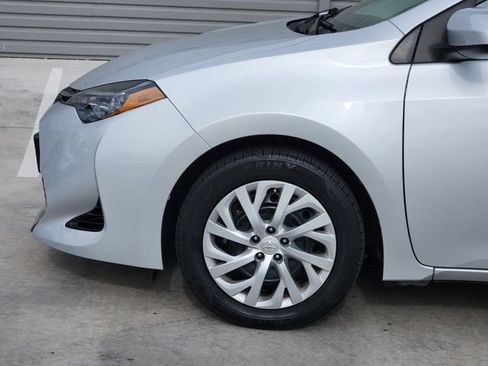 Used 2017 Toyota Corolla LE image 9