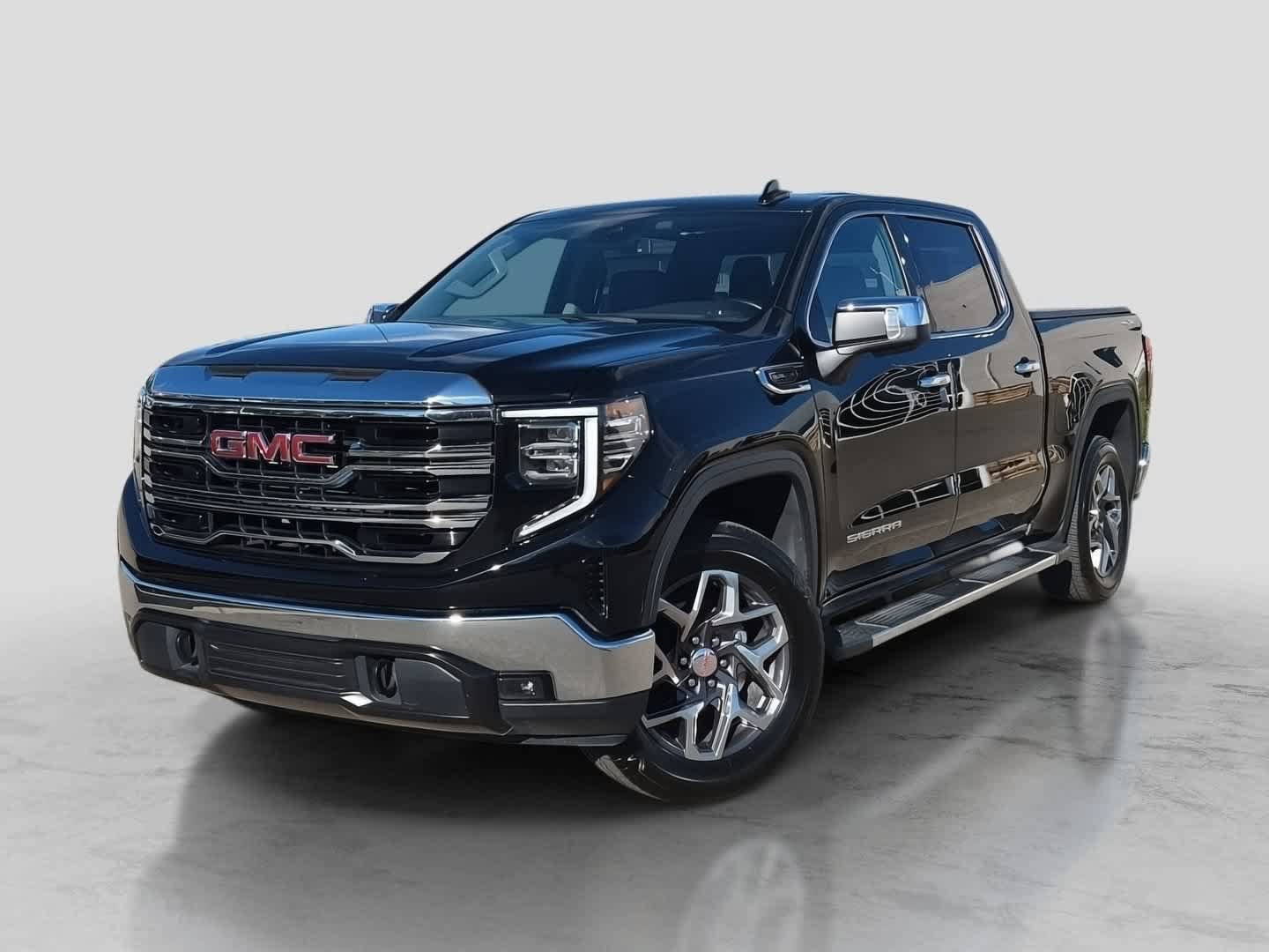 Used 2025 GMC Sierra 1500 SLT w/ SLT Premium Package AWD/4WD image 1
