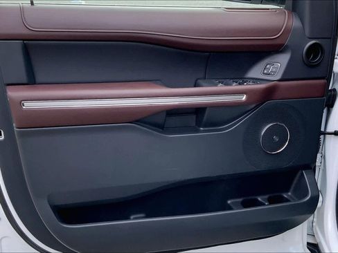 Used 2022 Ford Expedition Max Limited image 20