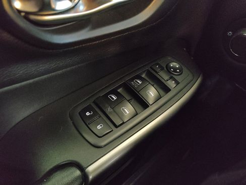 Used 2020 Jeep Cherokee Latitude image 27