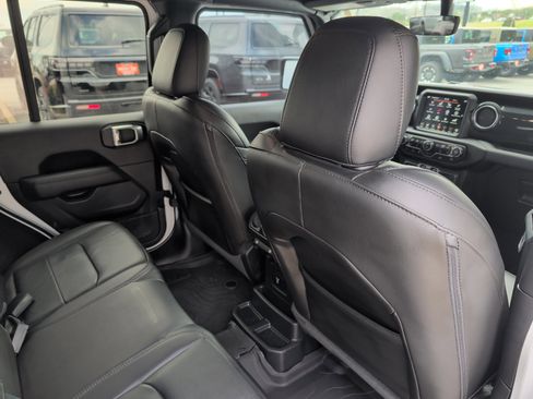Used 2023 Jeep Wrangler Unlimited Sahara image 20