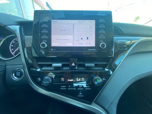 Used 2023 Toyota Camry LE w/ Convenience Package FWD image 21