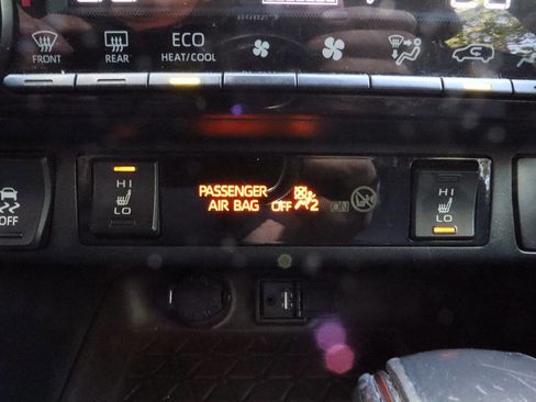 Used 2019 Toyota RAV4 Limited w/ Protection Package image 7