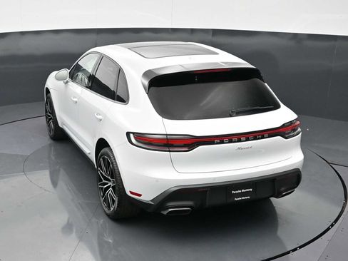 New 2026 Porsche Macan AWD/4WD image 32
