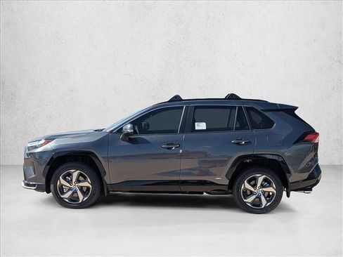 New 2025 Toyota RAV4 SE image 5