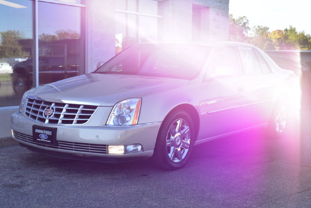 Used 2007 Cadillac DTS Luxury I w/ Sun And Sound Package FWD image 15