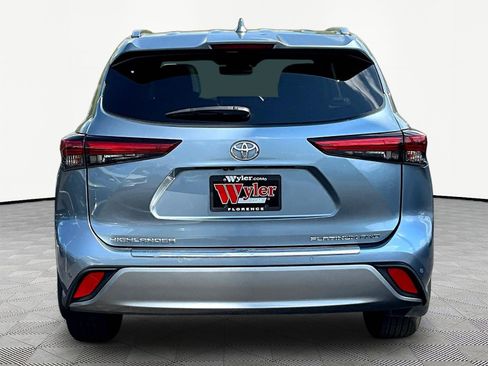 Used 2023 Toyota Highlander Platinum AWD/4WD image 5