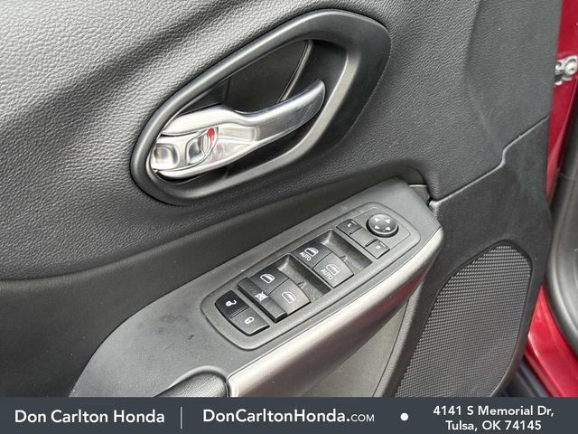 Used 2022 Jeep Cherokee Latitude Lux AWD/4WD image 13