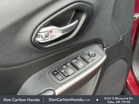 Used 2022 Jeep Cherokee Latitude Lux AWD/4WD image 13