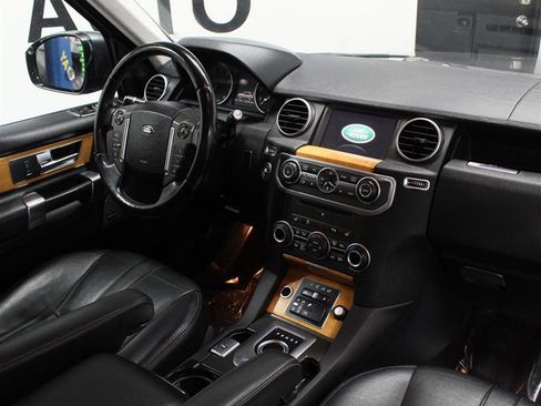 Used 2015 Land Rover LR4 HSE AWD/4WD image 10