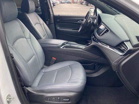 Used 2024 Buick Enclave Premium image 18