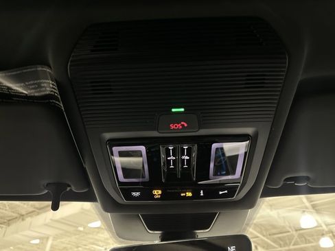 New 2026 Volkswagen Tiguan SE R-Line image 33