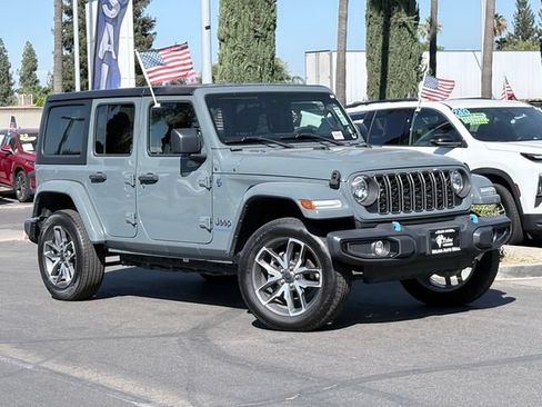 Used 2024 Jeep Wrangler Unlimited AWD/4WD image 2