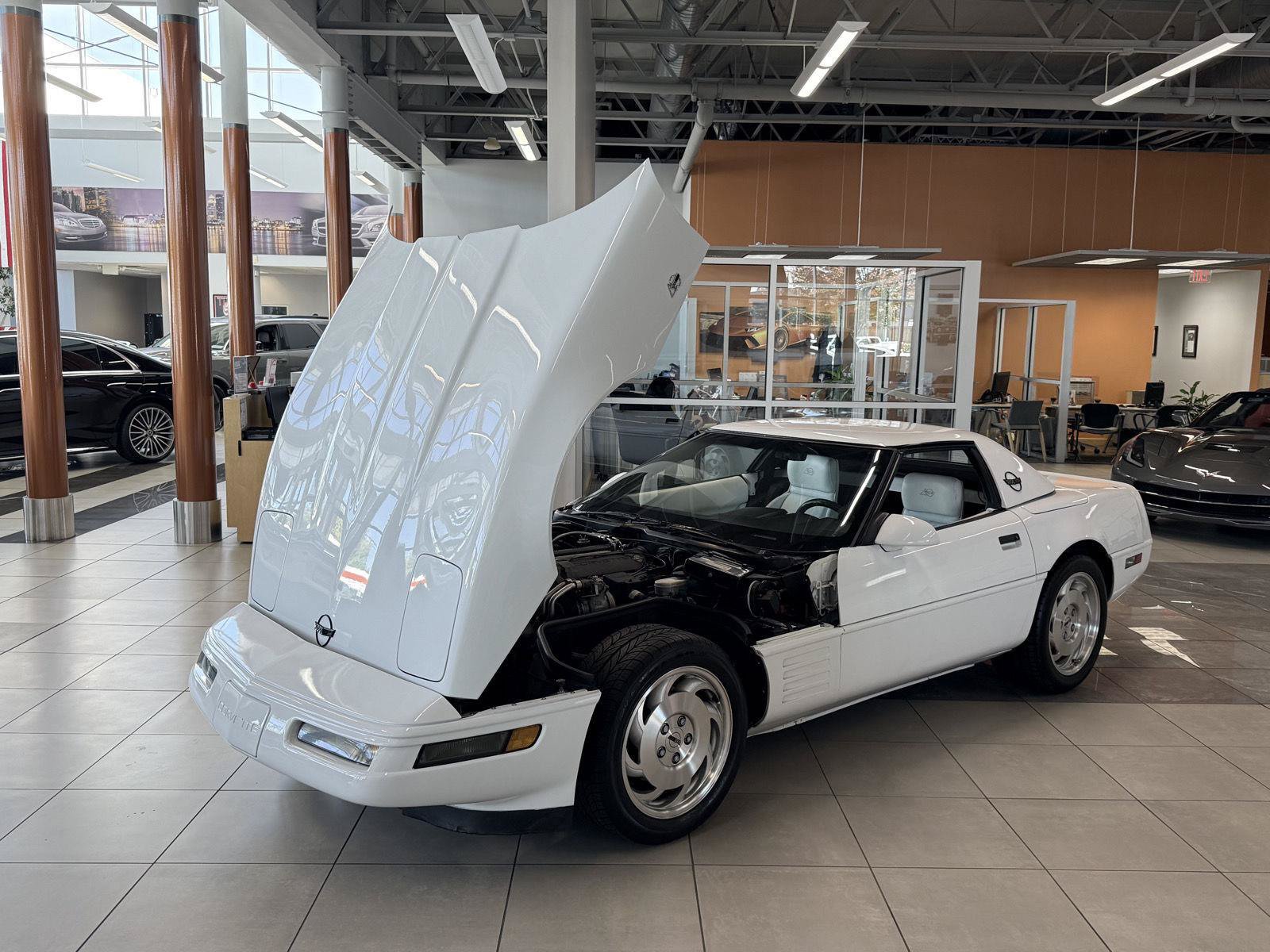Used 1993 Chevrolet Corvette Convertible RWD image 49