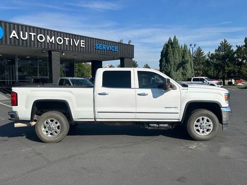 Used 2019 GMC Sierra 2500 SLT w/ Duramax Plus Package AWD/4WD image 2