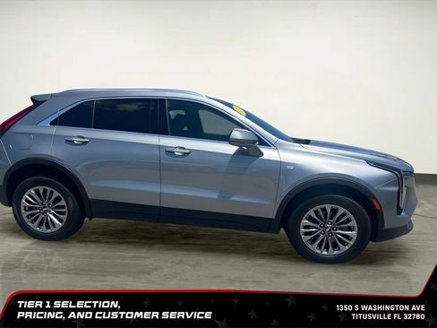 Used 2024 Cadillac XT4 Premium Luxury AWD/4WD image 7