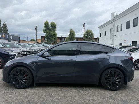 Used 2022 Tesla Model Y Performance AWD/4WD image 4