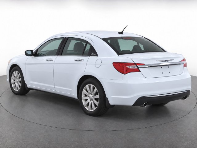 Used 2014 Chrysler 200 Limited FWD image 3