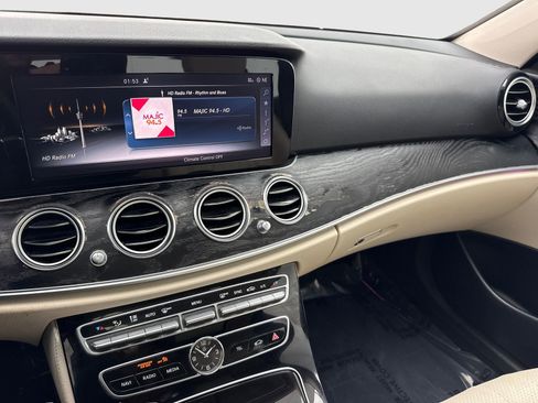 Used 2017 Mercedes-Benz E 300 4MATIC image 24