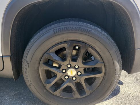 Used 2021 Chevrolet Traverse LS w/ LPO, Blackout Package image 8