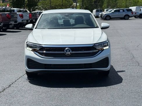 Used 2023 Volkswagen Jetta SE FWD image 9