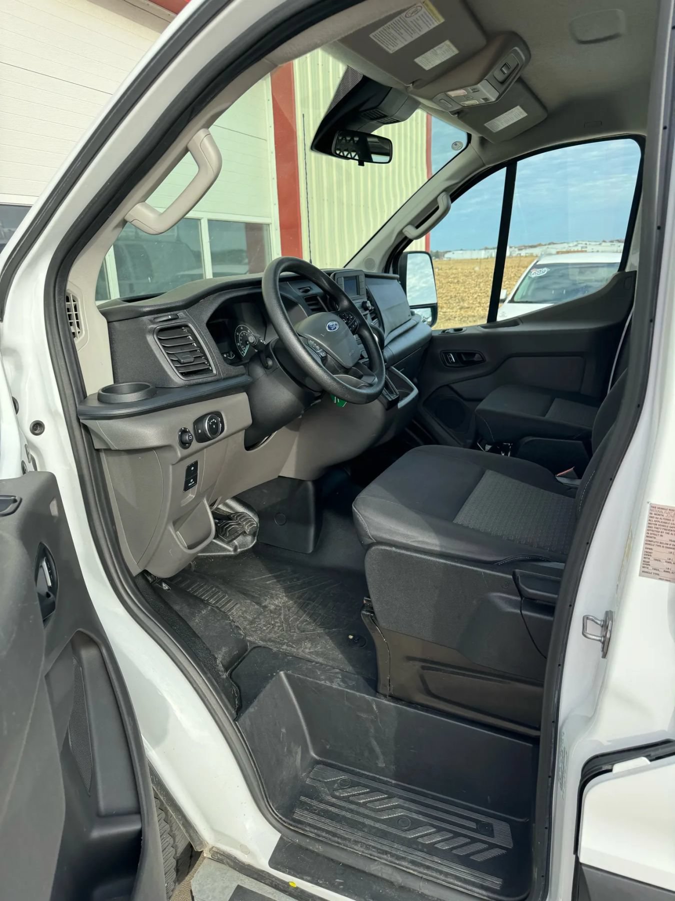 Used 2024 Ford Transit 250 Low Roof w/ Exterior Upgrade Package RWD image 5
