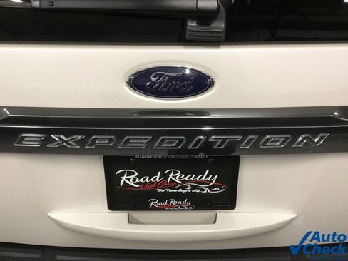 Used 2017 Ford Expedition Limited w/ Equipment Group 301A AWD/4WD image 14
