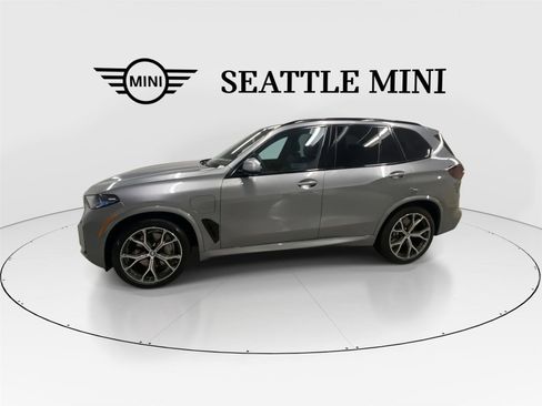 Used 2025 BMW X5 xDrive50e w/ M Sport Package AWD/4WD image 6