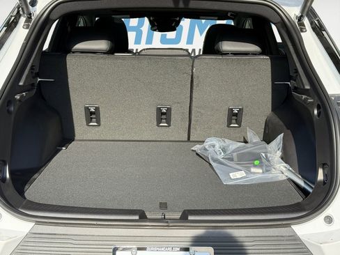 New 2026 Chevrolet Equinox EV LT image 17