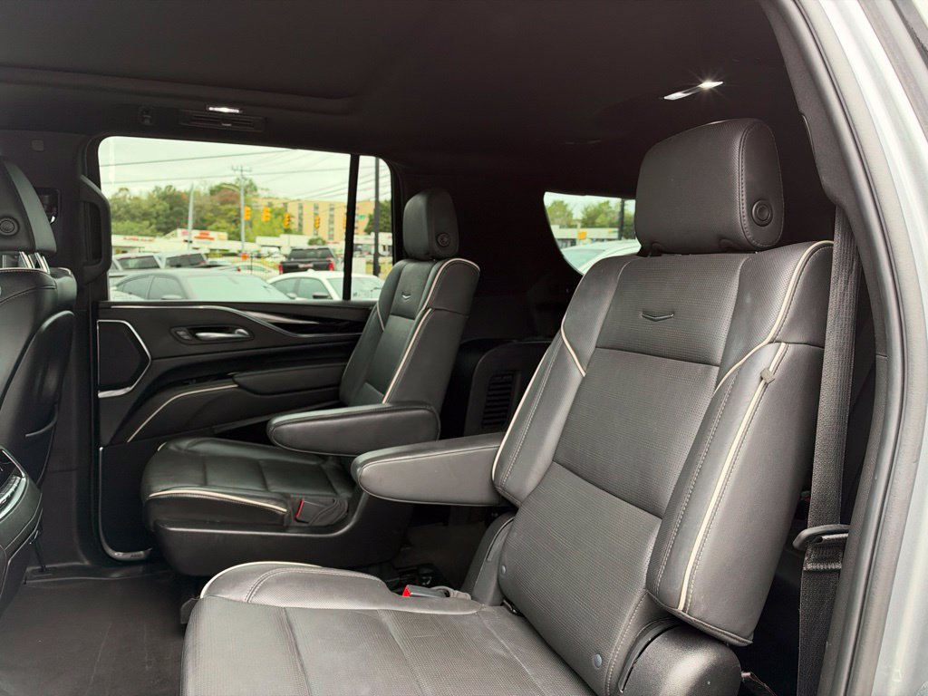 Used 2024 Cadillac Escalade ESV Sport RWD image 25